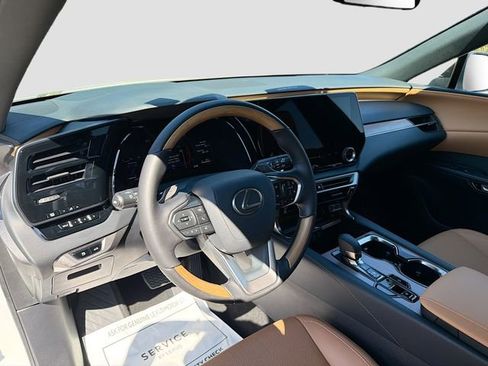 Used 2025 Lexus RX 350 Premium image 27