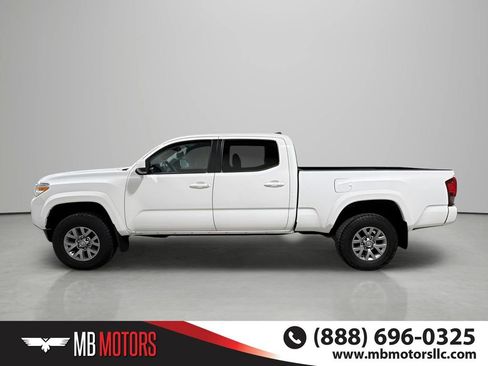 Used 2020 Toyota Tacoma SR5 AWD/4WD image 8