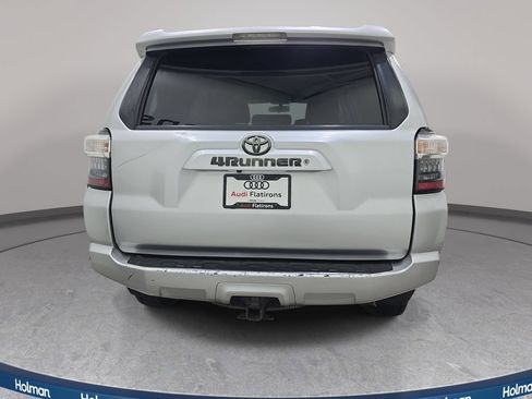 Used 2014 Toyota 4Runner SR5 AWD/4WD image 7