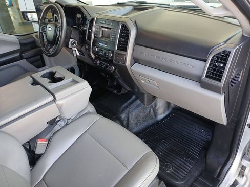Used 2017 Ford F250 XL w/ Power Equipment Group AWD/4WD image 30