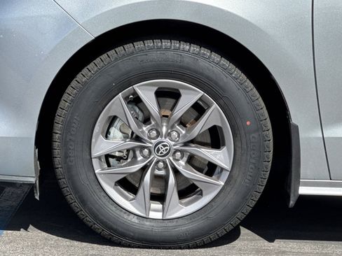 Certified 2023 Toyota Sienna XLE image 37