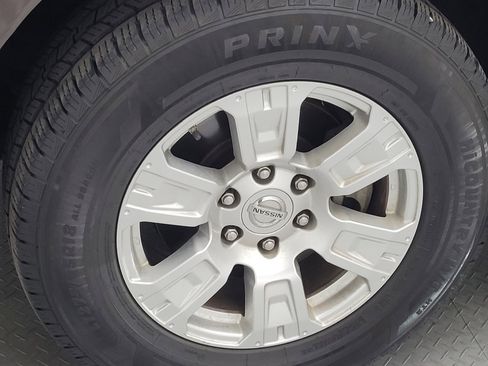 Used 2019 Nissan Titan SV w/ SV Convenience Package image 31