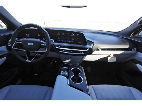 New 2026 Cadillac Lyriq Luxury image 9