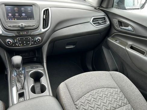 Used 2023 Chevrolet Equinox LT image 29