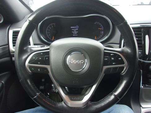 Used 2022 Jeep Grand Cherokee Laredo X image 18