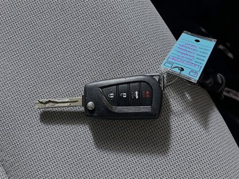 Used 2022 Toyota Corolla LE image 36