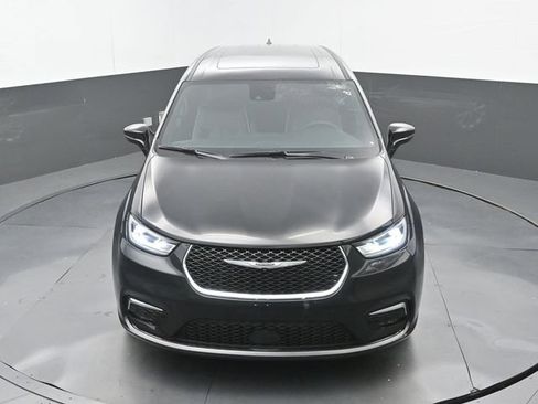 Used 2026 Chrysler Pacifica Limited FWD image 14