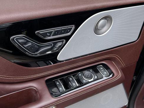 Certified 2024 Lincoln Aviator Black Label w/ Class IV Trailer Tow Package AWD/4WD image 21