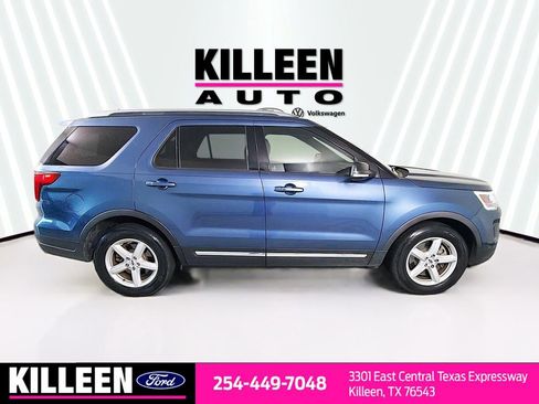 Used 2018 Ford Explorer XLT w/ Equipment Group 201A image 9