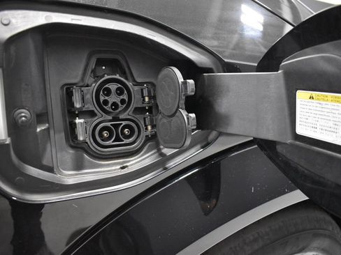 Used 2023 Nissan Ariya FWD image 37