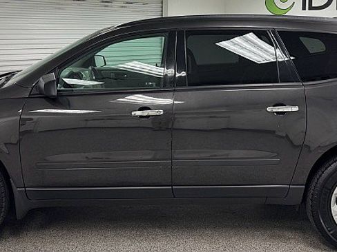Used 2017 Chevrolet Traverse LS image 8
