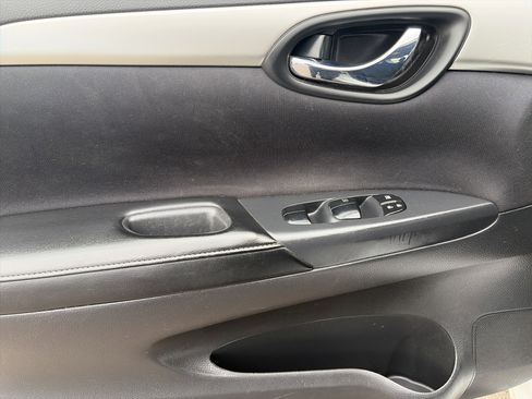 Used 2016 Nissan Sentra S FWD image 12