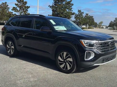 New 2026 Volkswagen Atlas SE image 2