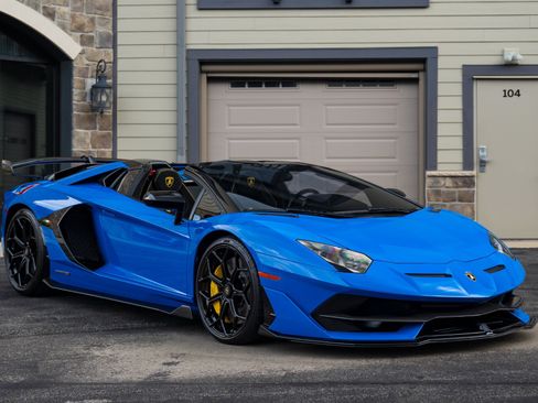 Used 2021 Lamborghini Aventador SVJ AWD/4WD image 14