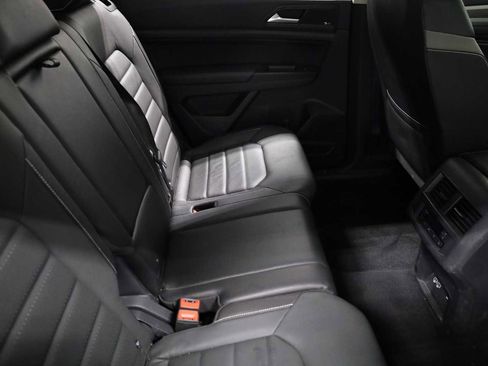 Used 2021 Volkswagen Atlas SEL Premium image 34