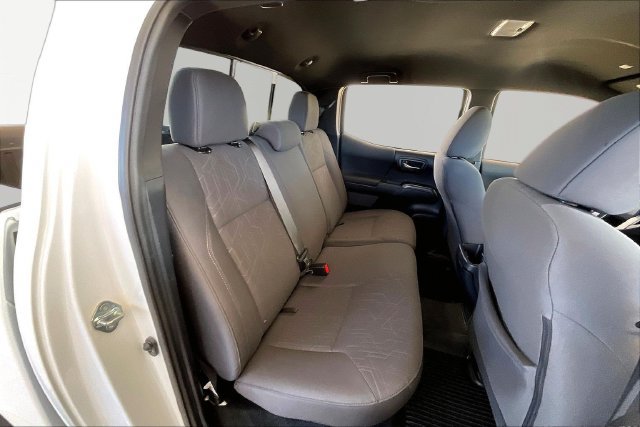 Used 2019 Toyota Tacoma TRD Off-Road w/ Technology Package AWD/4WD image 17
