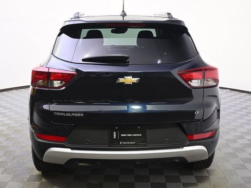 Used 2021 Chevrolet TrailBlazer LT w/ Convenience Package FWD image 5