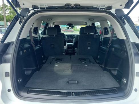 Used 2023 Jeep Grand Cherokee L Laredo image 11