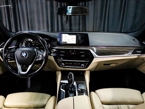 Used 2017 BMW 530i w/ Premium Package RWD image 21