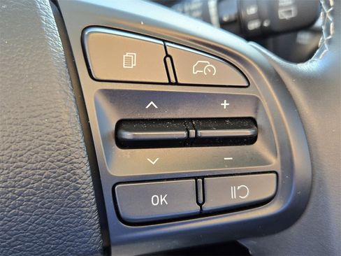 Certified 2024 Hyundai Venue SEL image 25