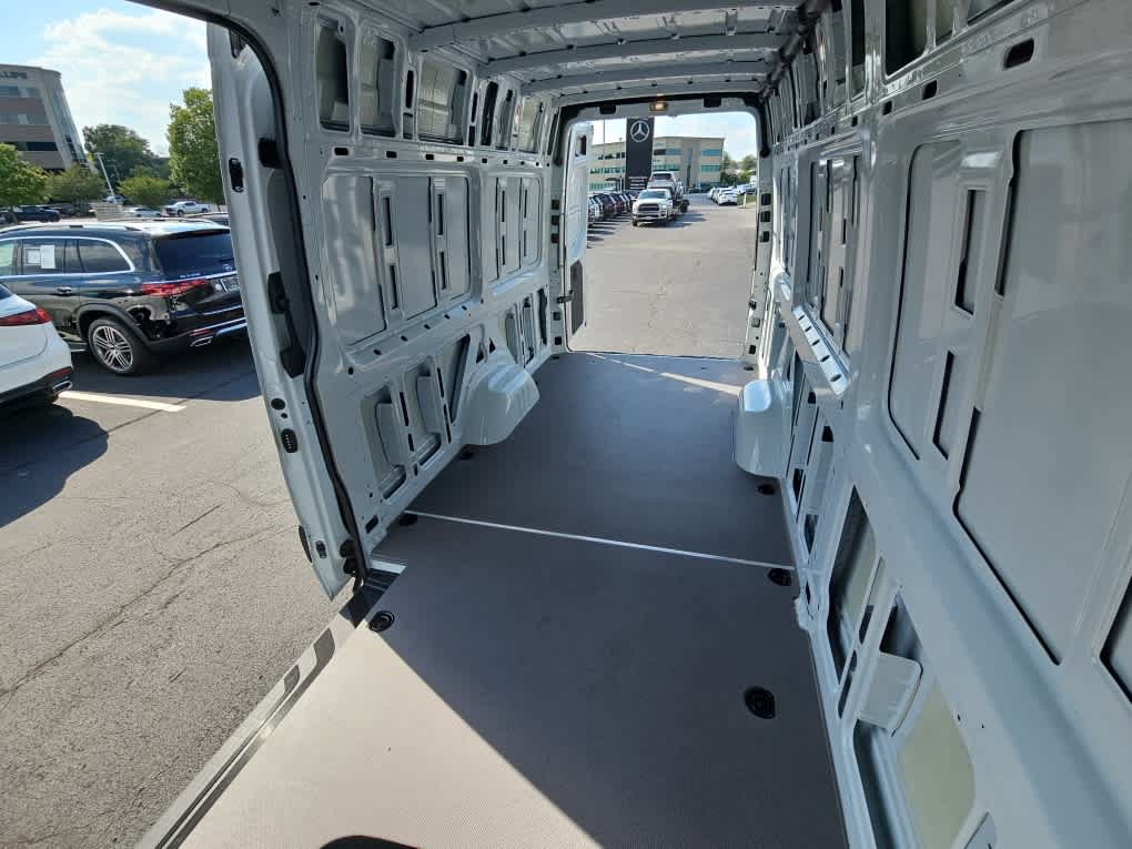 Used 2026 Mercedes-Benz Sprinter 2500 image 8