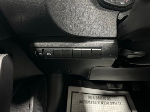 Used 2025 Toyota Corolla SE image 17