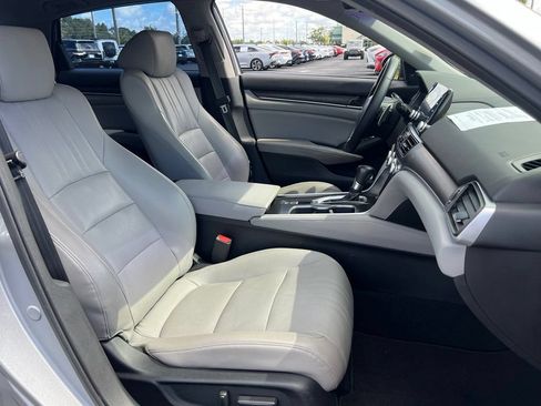 Used 2018 Honda Accord Touring image 18