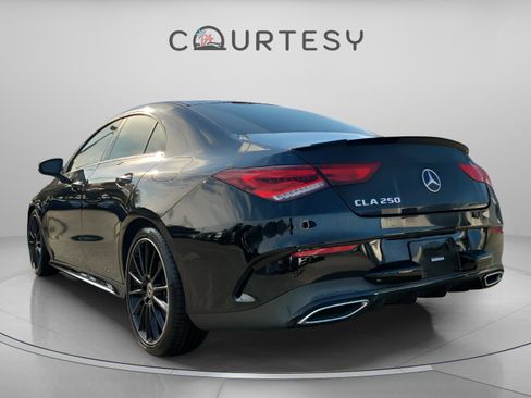 Used 2021 Mercedes-Benz CLA 250 image 3