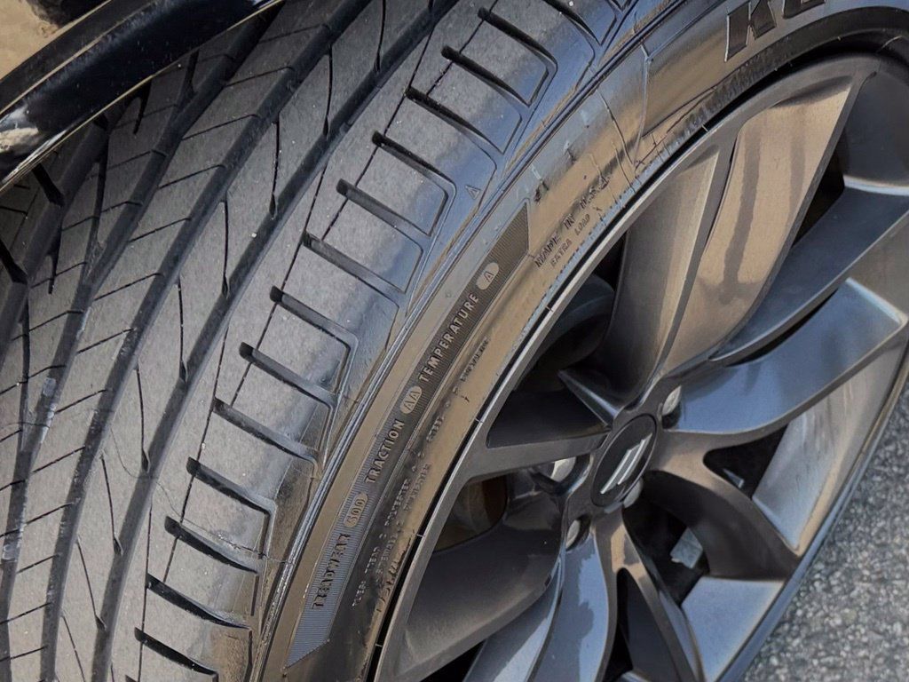 Used 2019 Dodge Challenger GT w/ Plus Package RWD image 12