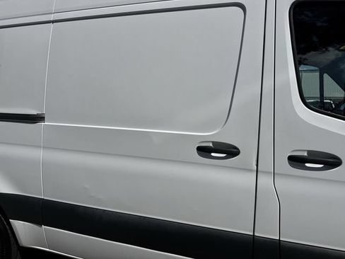 Used 2022 Mercedes-Benz Sprinter 2500 image 17
