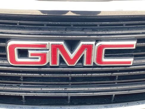 Used 2019 GMC Terrain SLE w/ Driver Convenience Package image 11