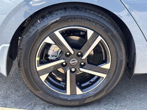 New 2025 Nissan Sentra SV image 7