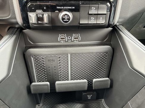 New 2026 RAM 1500 Big Horn AWD/4WD image 12
