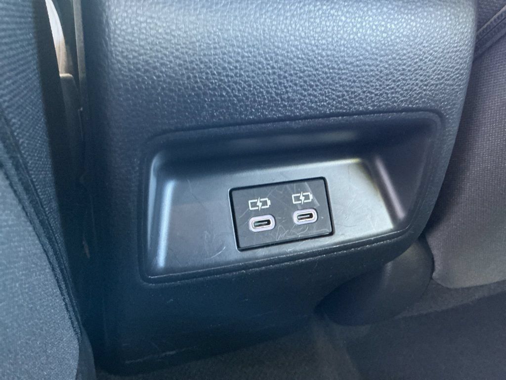 Used 2025 Toyota Corolla LE FWD image 30