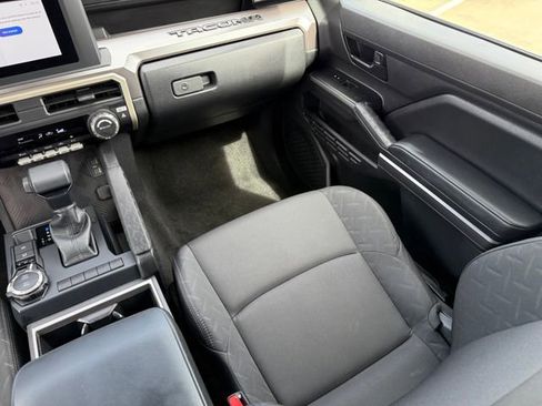 Used 2025 Toyota Tacoma SR5 image 27