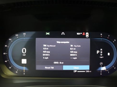 New 2025 Volvo XC40 B5 Ultra w/ Climate Package image 30