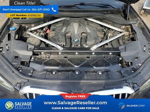 Used 2019 BMW X5 xDrive50i w/ M Sport Package AWD/4WD image 15