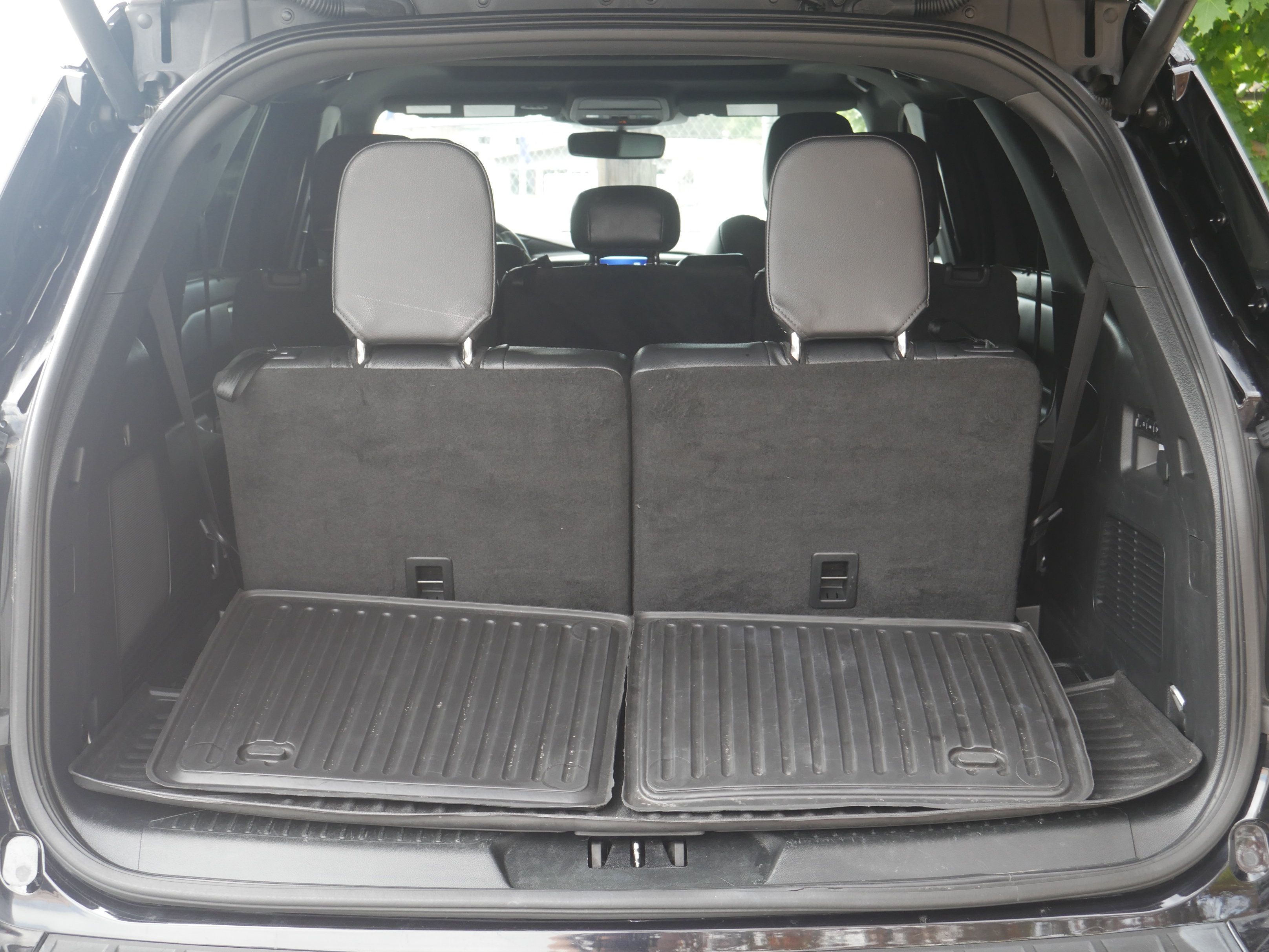 Certified 2023 Ford Explorer ST w/ Technology Package AWD/4WD image 15