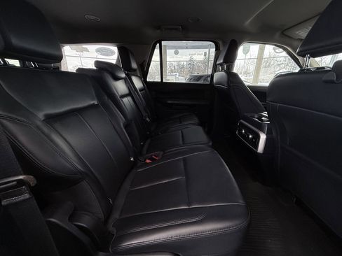 Used 2022 Ford Expedition XLT image 26