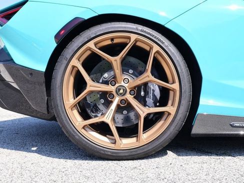 Used 2024 Lamborghini Revuelto AWD/4WD image 42