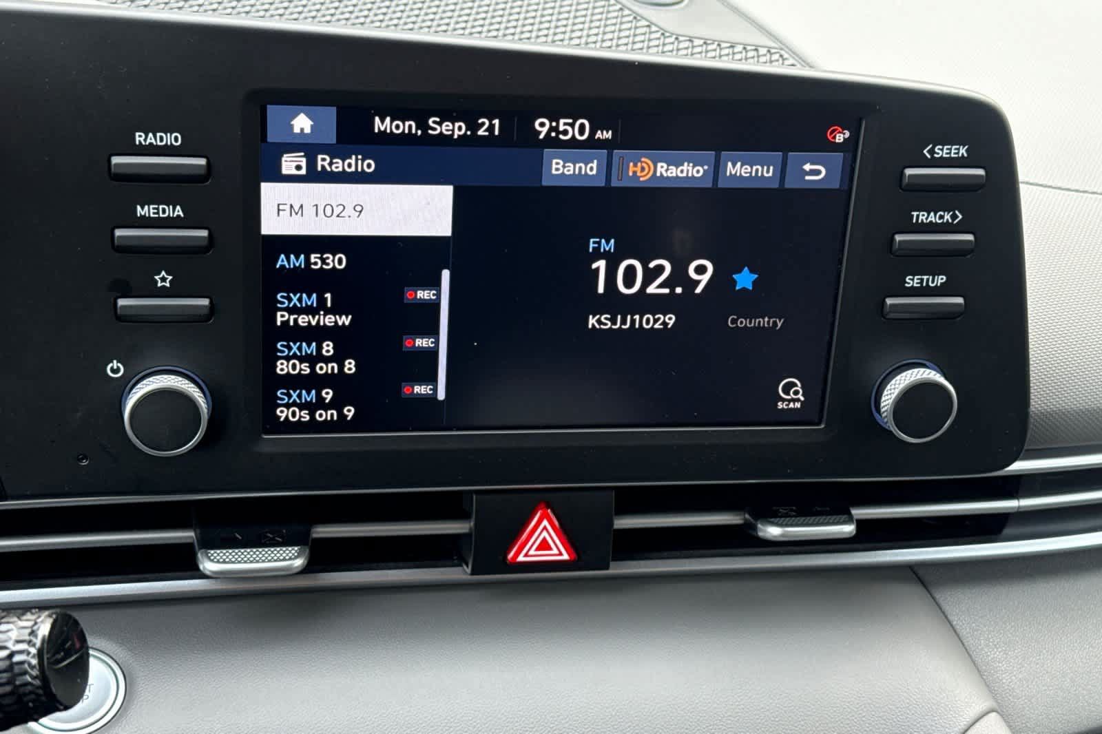 Used 2023 Hyundai Elantra SEL FWD image 19