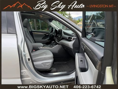 Used 2024 Toyota Highlander Platinum AWD/4WD image 20