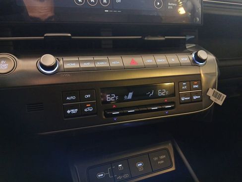 New 2025 Hyundai Kona SE FWD image 22
