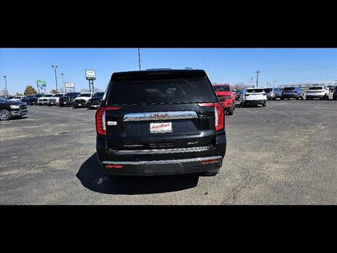 Used 2023 GMC Yukon XL SLT image 4