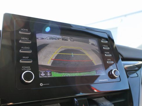 Used 2024 Toyota Camry SE image 32