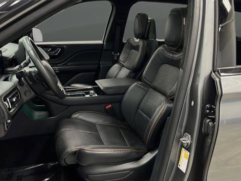 Used 2025 Lincoln Aviator Black Label w/ Jet Appearance Package AWD/4WD image 9