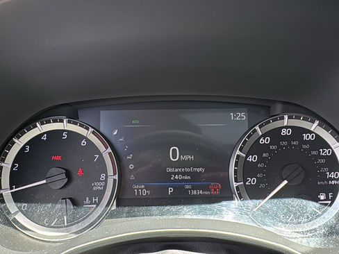 Certified 2024 Toyota Highlander XLE image 13