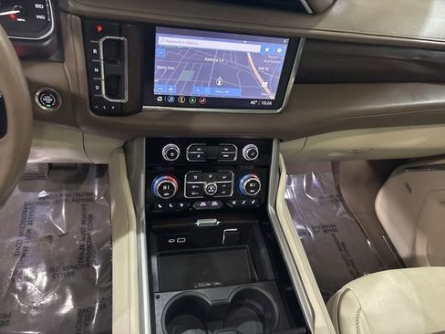 Used 2021 GMC Yukon XL Denali w/ Denali Premium Package image 31