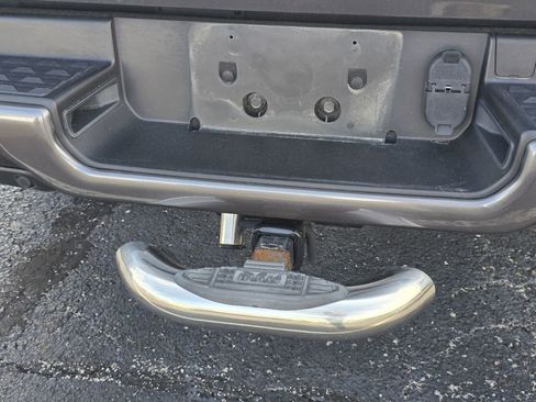 Used 2022 RAM 1500 Limited w/ Body Color Bumper Group AWD/4WD image 10