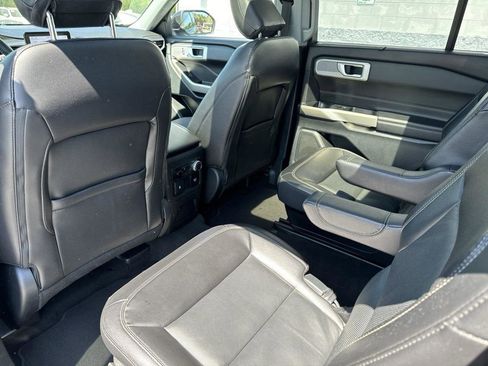 Used 2022 Ford Explorer Limited w/ Equipment Group 301A image 49